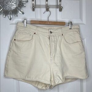 H&M Curvy Fit Bermuda High Waist Denim Shorts Color Beige Sz 12. Button fly.